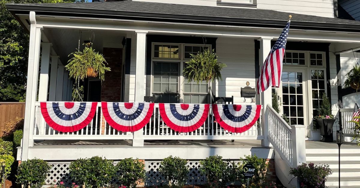 Using Flag Bunting in 4th of July Parade Decorations